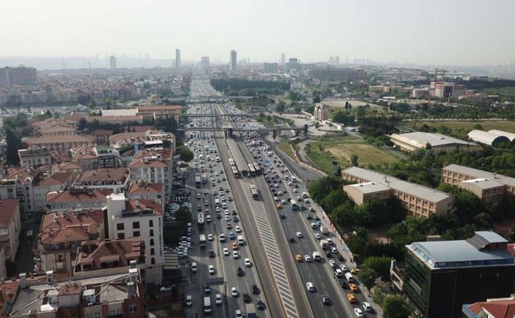 <p>Ancak bugün İstanbul'da son 2 ayın en yoğun trafiği yaşanıyor.</p>
