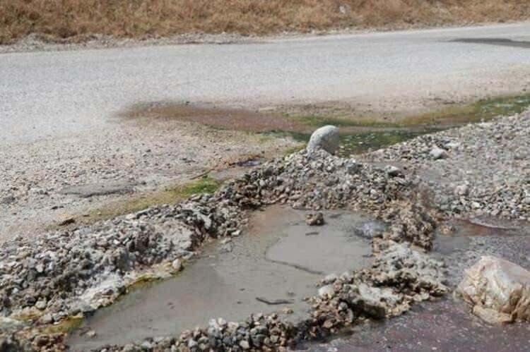 <p>Prof. Dr. Kumsar, "B&uuml;y&uuml;k Menderes Havzası, Sarayk&ouml;y'&uuml;n bulunduğu alandan başlar, Nazilli'ye kadar gider. Burası T&uuml;rkiye'nin en zengin jeotermal rezervlere sahip b&ouml;lgesidir. Bu b&ouml;lgede aktif faylar var. Zaman zaman bu faylar b&uuml;y&uuml;k depremler &uuml;retir. Burası d&uuml;nyada hızlı a&ccedil;ılan bir havza olma &ouml;zelliğine sahiptir. Havzada bu şekilde diri fayların sıralı olması nedeniyle, jeotermal sular bu b&ouml;lgede yoğundur. Isı olarak 215 dereceye varan rezervuar sıcaklıkları vardır" diye konuştu.</p>

<ul>
</ul>
