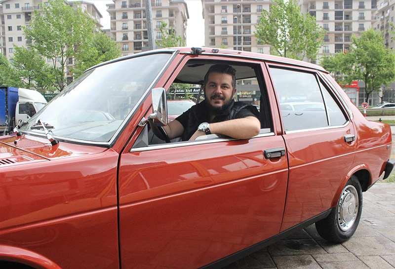 <p>Benim şu anda 5 klasik otomobilim var. Sahip olduğum bu araçların orijinalini bulmak zor. 1981 model olanından piyasada bulmak neredeyse imkansız.</p>
