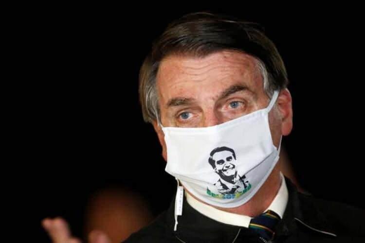 <p>Salgının başlarında virüsün 'göründüğü kadar önemli bir tehlike arz etmediği' yönünde açıklamalar yapan Brezilya Devlet Başkanı Jair Bolsonaro ise eleştirilerin hedefinde yer alıyor.</p>
<ul>
</ul>
<ul>
</ul>