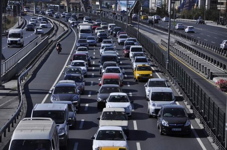<p>Aracınızı en uygun fiyatlarla ve aylık ödemeyle sigortalayabilir ve temel risklere karşı koruma sağlayabilirsiniz.</p>
<p> </p>