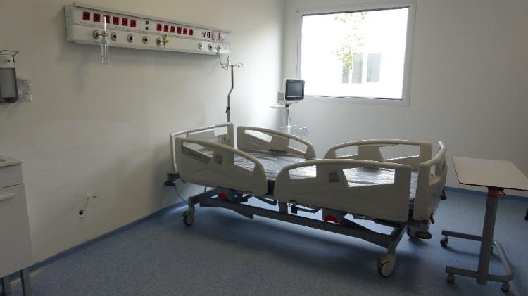 <p>Daha önce hastanenin girişine asılan 'Yeşilköy Çok Amaçlı Acil Durum Hastanesi' yazılı tabela bugün sabah saatlerinde kaldırıldı.</p>

<p> </p>
