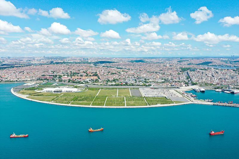 <p>İstanbul Boğazı ve Marmara Denizi, Ramazan Bayramı'nın son gününde turkuaz renge büründü.</p>

<p> </p>
