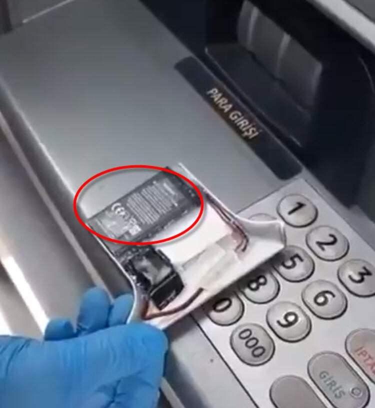 <p>Akıllardaki soru ise şu: Bunca saat bu aparat gizli kamerayı nasıl aktif halde tutuyor? Enerjisini nasıl sağlıyor? Bu sorunun basit bir yanıtı var: Gücünü telefonlardan alışık olduğumuz bataryadan sağlıyor.</p>

<p> </p>
