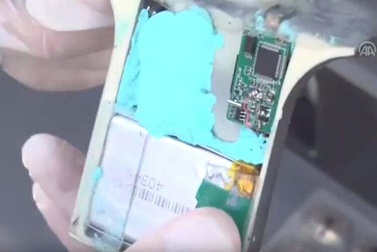 <p>Orjinali yerinden oynamaz ve sahtesinden kolayca ayırt edilebilir.</p>

<p> </p>
