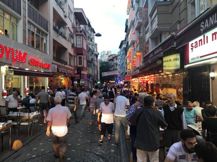 <p>yapılır. Çeşme de semt de Horhor ismiyle anılıyor.</p>