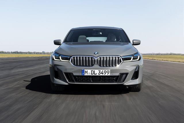 <p>BMW'nin makyajlanan bir diğer modeli 6 Serisi Gran Turismo da, 5 Serisi gibi makyajla birlikte önemli görsel değişiklikler geçirdi.</p>
<p> </p>