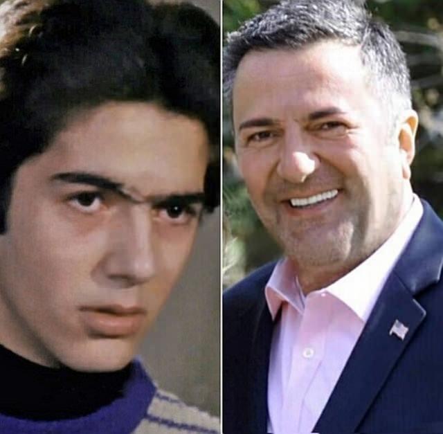 <p>Neşeli Günler filminden önce birkaç filmde çocuk oyuncu olarak yer alan Yaman Coşkun, Neşeli Günler'in ardından Amerika'ya gitti. Uzun yıllar orada kalan ve yazılımla ilgilenen Coşkun, oldukça değişti.</p>