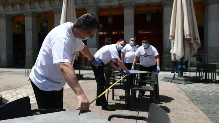 <p>İspanya'nın turizm bölgelerinden Kanarya ve Balear adalarına bağlı 4 ada (La Gomera, Formentera, El Hierro, La Graciosa) yarından itibaren üçüncü aşamaya geçen yerler oldu.</p>