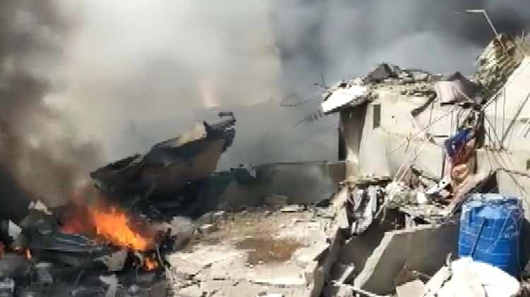 <p>Uçağın üreticisi Airbus'tan yapılan açıklamada da kazadan bir gün sonra bulunan kara kutudaki verilere sağlam şekilde ulaşıldığı vurgulandı.</p>