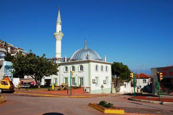 <p><strong>Antalya</strong></p>
<p>2 bin 282 cami.</p>