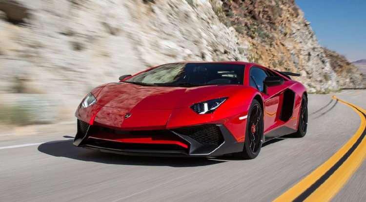 <p><strong>LAMBORGHINI</strong></p>

<p>7 adet satıldı</p>

<p> </p>
