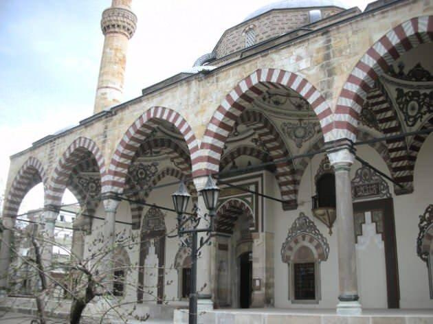 <p><strong>Manisa</strong></p>
<p>1.749 cami.</p>