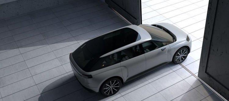 <p>Elektrikli aracın en yüksek hızı ise 200 kilometre/saat. The Times'ta yer alan habere göre şirket bugüne kadar proje için 500 milyon sterlin (4 milyar 235milyon TL) harcamış durumda. </p>
