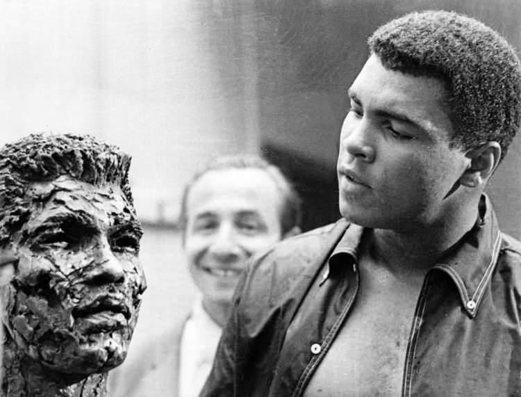 Müslüman aktivist Muhammed Ali vefatının 4. yılında anılıyor