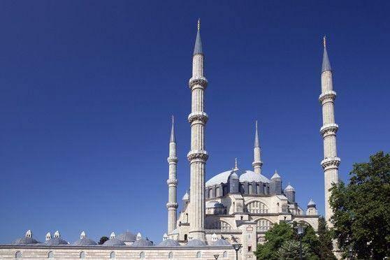 <p><strong>İzmir</strong></p>
<p>1. 914 cami.</p>