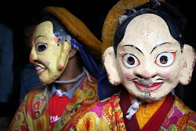 <p>Ganj Deltası &uuml;zerindeki Sundarbans par&ccedil;ası ve bitişindeki Bangladeş'in Sundarbans Rezerv Ormanı'ndan oluşmakta... Delta yoğun mangrov ormanlarıyla kaplı ve Bengal kaplanı i&ccedil;in b&uuml;y&uuml;k bir koruma alanı. Ayrıca &ccedil;eşitli kuşlar, s&uuml;r&uuml;ngenler ve tuzlu su timsahlarına da ev sahipliği yapıyor.</p>

<p>&nbsp;</p>
