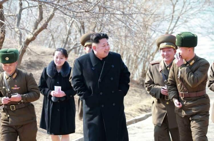 <p>Güney Kore'de, Kuzey sınırında balonla broşür atma, yıllardır aktivistlerin başvurduğu bir yöntem. Kuzey Kore, bu eylemi, Pyongyang yönetimine yönelik bir saldırı olarak değerlendiriyor.</p>