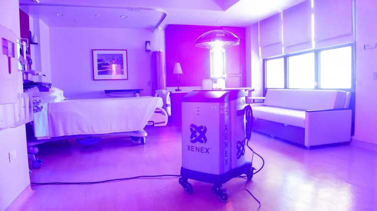 <p>Hastane odalarının sterilizasyonu için kullanılan UVC ışıklar koronavirüs salgınıyla birlikte ev tipi olarakta satılmaya başlandı. </p>
