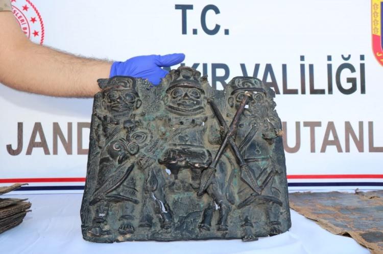 Diyarbakır'da ele geçirildi! Paha biçilmez değere sahip