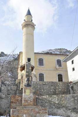 <p><strong>Gümüşhane</strong><br />
<br />
558 cami.</p>