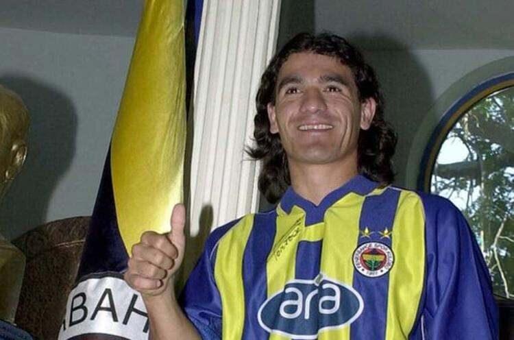 <p>2002-2003 sezonunda Fenerbahçe yaptığı bir transferle tüm futbol dünyasının odak noktası haline gelmişti. Sarı lacivertliler Arjantin futbolunun en büyük yıldızlarından biri olarak kabul edilen Ariel Ortega'yı 6,5 milyon euro bonservis bedeli ödeyerek kadrosuna kattı.</p>

<p> </p>

<p> </p>
