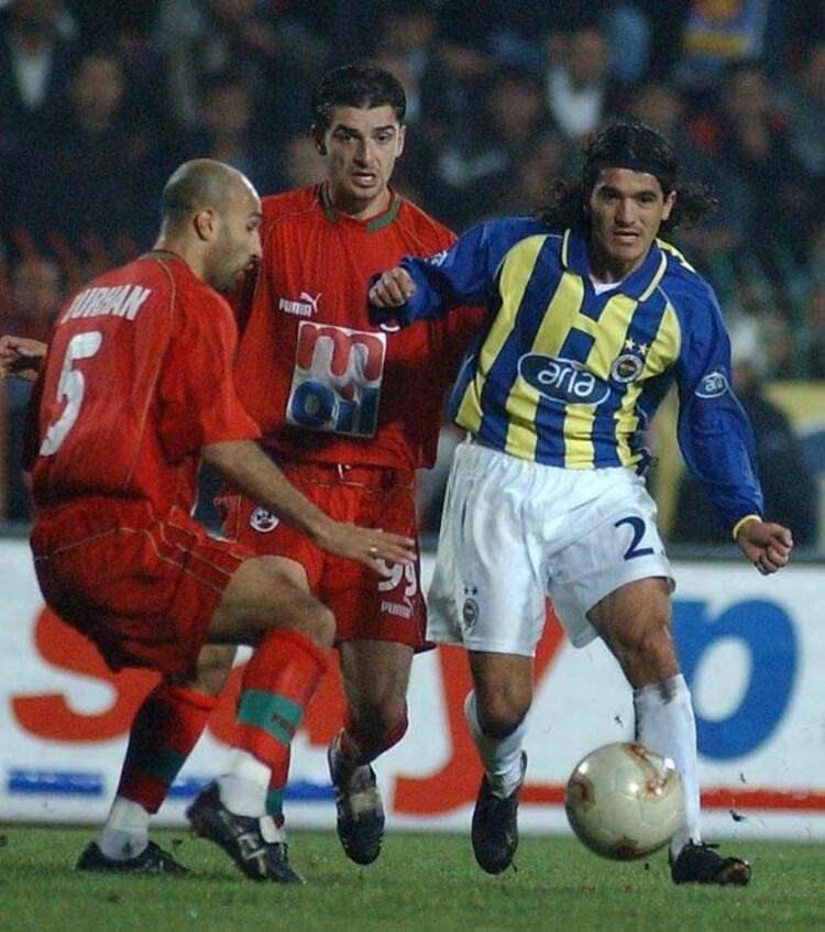 <p>Ariel Ortega 1 yıl sonra ise sarı lacivertli kulüpten ayrılmıştı.</p>

<p> </p>
