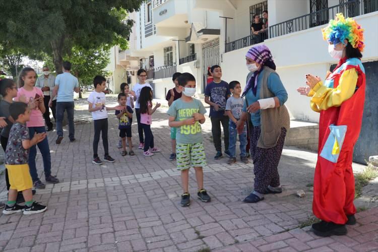 <p>Başkan Erdoğan'ın himayesinde İstanbul'da tedavi gören 6 yaşındaki Taha Sis, 10 günlük ziyaret için geldiği Elazığ'da coşkuyla karşılandı. </p>
