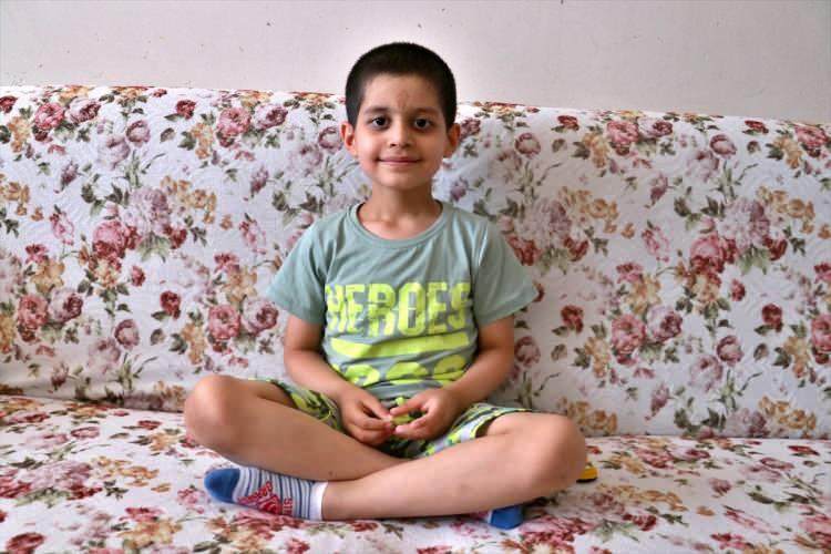 <p>Taha Sis ise İstanbul'da doktorların kendisine çok iyi baktığını, kendisini çok iyi hissettiğini belirtti.</p>