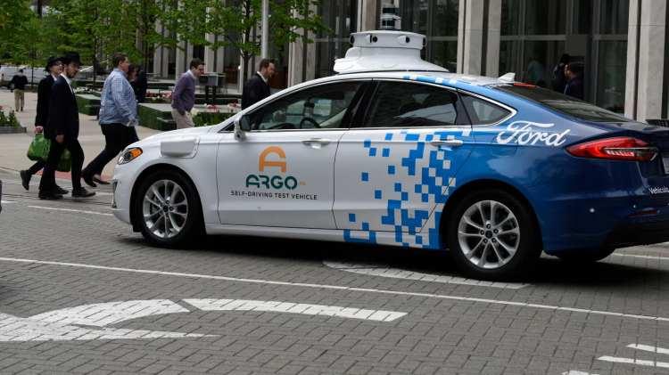 <p>Volkswagen'in açıklamasında, Çin'deki ortak şirket JAC Volkswagen’in 2025’e kadar 5 elektrikli model daha planladığı ve bunun için bir otomobil üretim üssü kurulacağı hatırlatıldı.</p>
