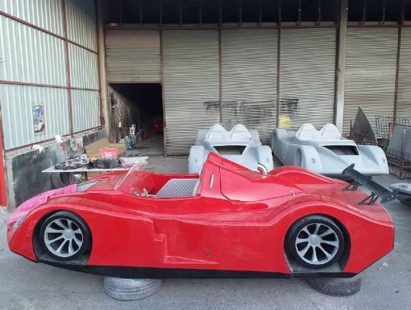 <p>İleri yaştaki insanlar jet-ski’de düşme korkusu yaşıyor. Bunun içi tamamen güvenli. Sipariş üzerine üretim yapıyoruz. Üretime başlamadan önce renklerine karar verilmesi gerekiyor. Bir aracı 3- 4 hafta içerisinde teslim ediyoruz" diye konuştu.</p>

<p> </p>

<p> </p>
