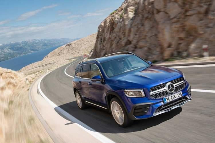 <p>163 HP’lik turbo benzinli motor ve 7G-DCT otomatik şanzımanın standart olarak sunulduğu 2020 Mercedes-Benz GLB 200, <strong>406.000 TL</strong>’den başlayan Progressive donanım paketine ve 446.600 TL’den başlayan AMG donanım paketine sahip.</p>
<p> </p>