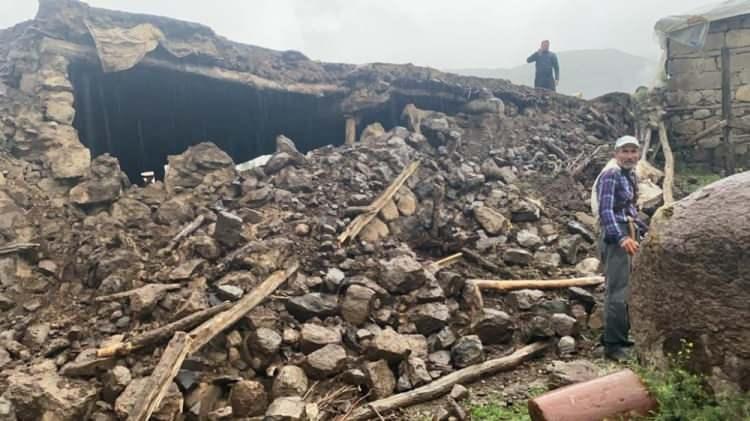 <p>Bingöl Valiliği, deprem bölgesinde 1'i güvenlik korucusu 7 kişinin göçük altından kurtarıldığını açıkladı</p>
