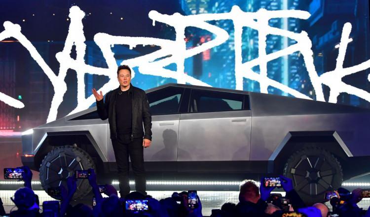 <p>Bu üniversiteden ekonomi alanında lisans diploması alan Musk, fizik alanında da yan dal diplomasının sahibi oldu.</p>
<p> </p>