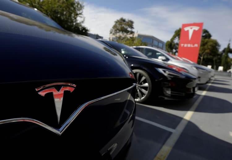 <p>12 yolcu kapasitesinin yanı sıra geniş bir bagaj alanına da ev sahipliği yapacak olan elektrikli minibüs saatte 200 kilometre hızla tüneller içerisinde ilerleyebilecek.</p>
<ul>
</ul>