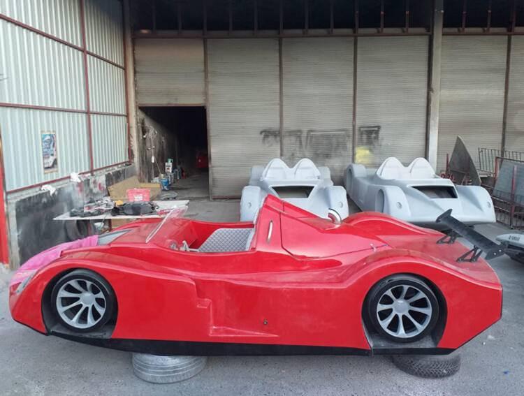 <p>Şu ana kadar 110 ve 130 beygir olmak üzere 2 çeşit motor taktık. 110 beygirde kara hızıyla 80 kilometre hıza çıkabiliyoruz. 130 beygirde ise 100 km hız yapabiliyor. Bizim hedeflerimiz büyük."</p>