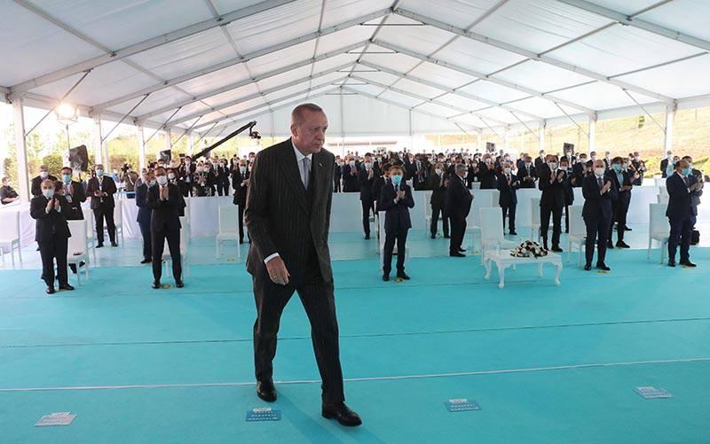 <p>Bugüne kadar havalimanımız iç hatlarda 107 bin, dış hatlarda 316 bin olmak üzere, toplam 423 bin uçuşa ve 65 milyon yolcuya ev sahipliği yaptı. </p>