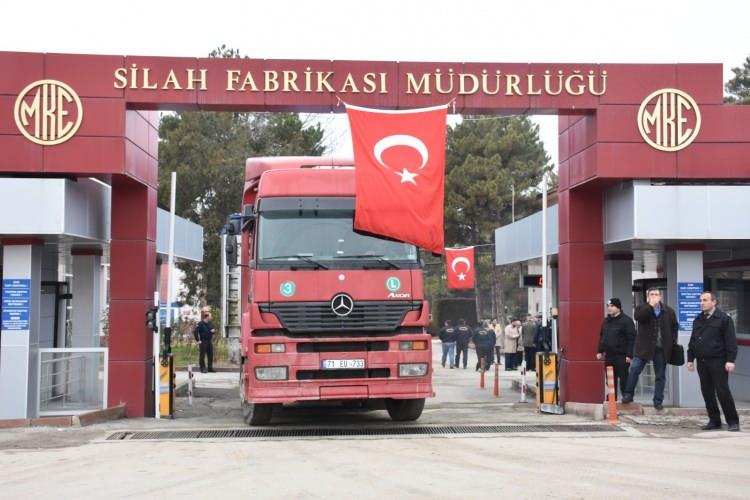 <p>“Firmamız 1985 yılında kurulmuş olup, 35 yıldır savunma sanayi alanında faaliyet göstermekteyiz. Türkiye’nin ilk Silah İhtisas Organize Sanayi Bölgesi'nde 3. fabrikamızı açmış bulunmaktayız. OR-SAV ailesi olarak 280 kişiye istihdam sağlamaktayız. Cumhurbaşkanımız Recep Tayyip Erdoğan’ın büyük önem verdiği yerli ve milli duygulardan yola çıkarak Türkiye’nin milli savunmada bir paydaşı olarak ara vermeden üretimlerimize devam etmekteyiz. Başta Cumhurbaşkanımız Recep Tayyip Erdoğan’a, Hazine ve Maliye Bakanımız Berat Albayrak Bey'e, Milli Savunma Bakanımız Hulusi Akar Bey'e, Kırıkkale’de bize her alanda destek olan Valimiz Yunus Sezer Bey'e teşekkür ediyoruz” şeklinde konuştu.</p>
<p> </p>