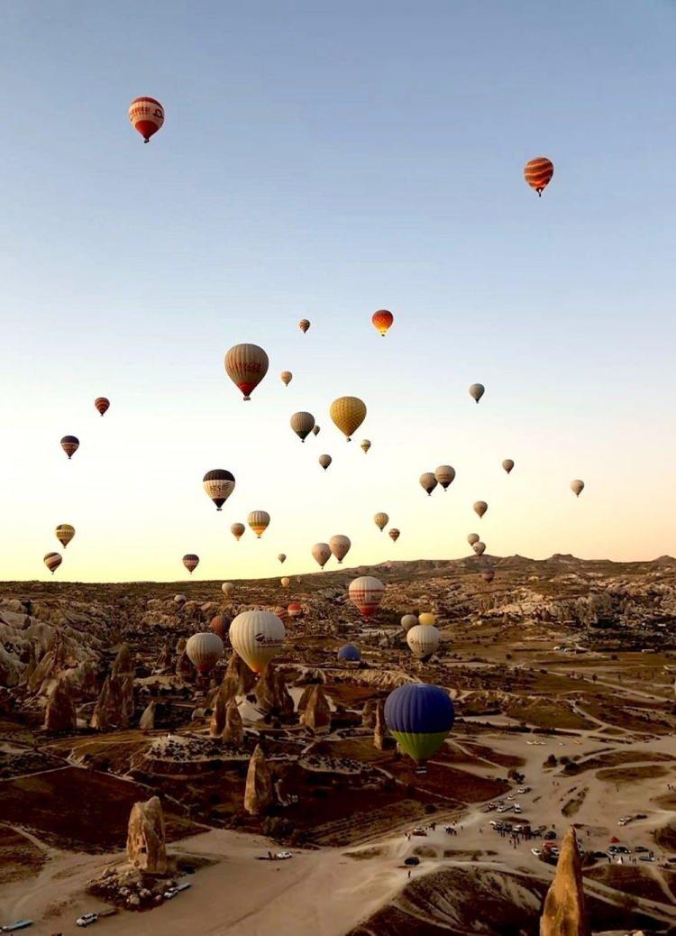 <p>Listeye Türkiye'nin dünyaca ünlü turizm merkezi Kapadokya'nın meşhur balonlu fotoğrafı da girdi.</p>
