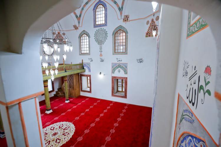 <p><strong>"Şehrin ruhuna yeni bir çehre kazandıracak"</strong></p>
<p>Bosna Hersek İslam Birliğine bağlı Vakıflar İdaresi Müdürü Senaid Zajimovic ise ülke tarihi için çok önemli bir caminin daha yeniden eski ihtişamına kavuştuğunu vurgulayarak, Vakıflar Genel Müdürlüğü ile ortak projelere devam ettiklerini dile getirdi.</p>