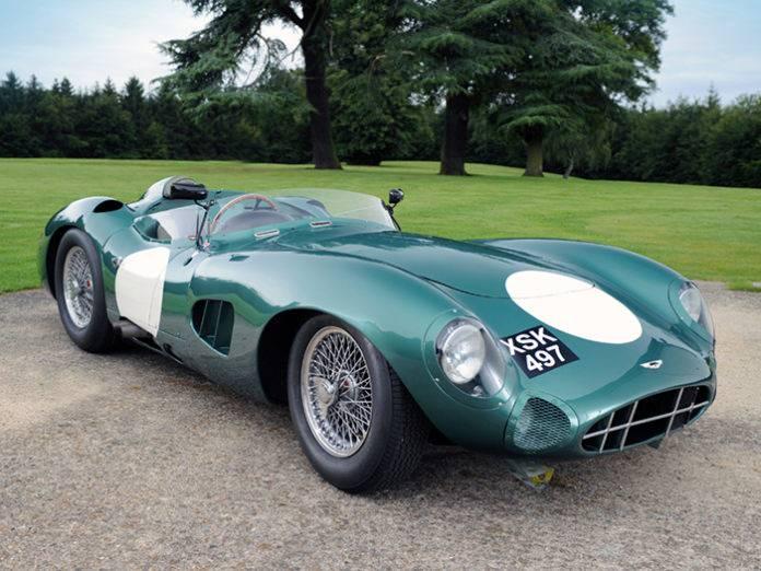 <p><strong>ASTON MARTİN</strong></p>
<p>Aston Martin yarış tarihinin ve James Bond filmlerinin efsanesi. Aston Martin, 1956 yılında markanın 24 Saatlik Le Mans yarışındaki tek zaferini getiren DBR1 yarış otomobilini üretti. Tarihte önemli bir rol oynayan bu otomobil, 2017 yılında 22.5 milyon Dolara son sahibini buldu.</p>
<p> </p>