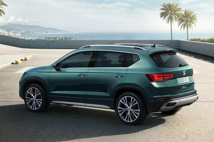 <p>2020 Seat Ateca’nın dizel seçeneklerine baktığımızda, 1.6 litre TDI ünitelerin yerini <strong>2.0 litre TDI</strong>’a bıraktığını görüyoruz. Söz konusu ünitenin 115 beygirlik versiyonu yalnızca manuel şanzımanla, 150 beygirlik versiyonu ise manuel veya DSG ile kombine edilebiliyor. 150 beygir ve DSG kombinasyonu,<strong> 4Drive dört tekerlekten çekiş </strong>sistemiyle de tamamlanabiliyor.</p>

<p> </p>
