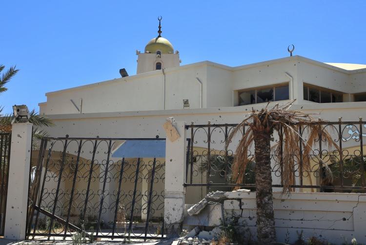 <p>Libya'nın doğusundaki gayrimeşru silahlı güçlerin lideri Halife Hafter'e bağlı milisler ve Rus güvenlik şirketi Wagner'e mensup paralı askerler, Libya ordusu karşısında aldıkları yenilgilerin ardından başkent Trablus'un güneyindeki sivil yerleşim bölgelerinden çekilirken geride çok sayıda tuzaklanmış patlayıcı ve mayın bıraktı.</p>
<p> </p>