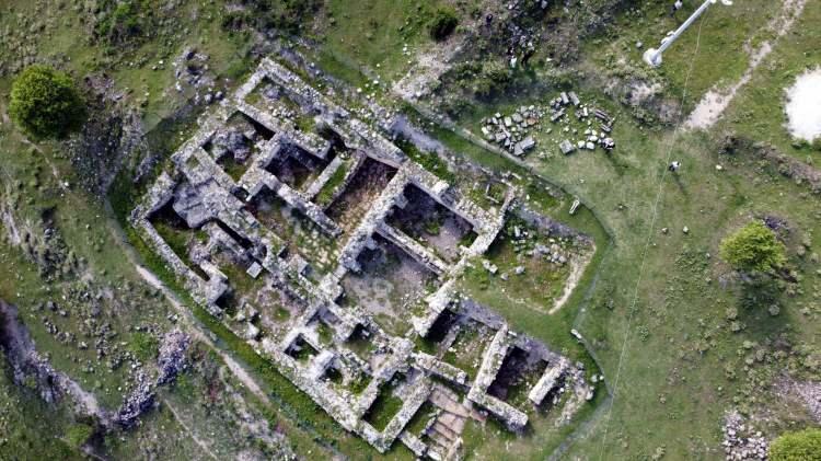 <p>"Hadrianaupolis, Anadolu için çok önemli bir noktadadır. Milattan önce 1. yüzyılda başlayan ve günümüze kadar devam eden bir tarihi süreci gösteren en önemli unsur Hadrianaupolis'tir. </p>
