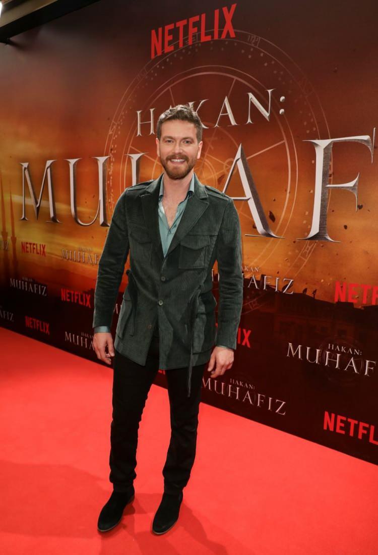 <p>Türkiye'nin ilk Netflix dizisi Hakan: Muhafız'da, Levent adında bir fantastik karakteri canlandırdı. </p>