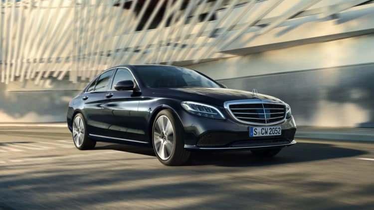 <p>Mercedes-Benz Sertifikalı Kullanılmış Otomobiller’de ise <strong>80.000 TL</strong>’ye 48 aya kadar <strong>yüzde 1,04 </strong>faiz oranından faydalanılabiliyor.</p>