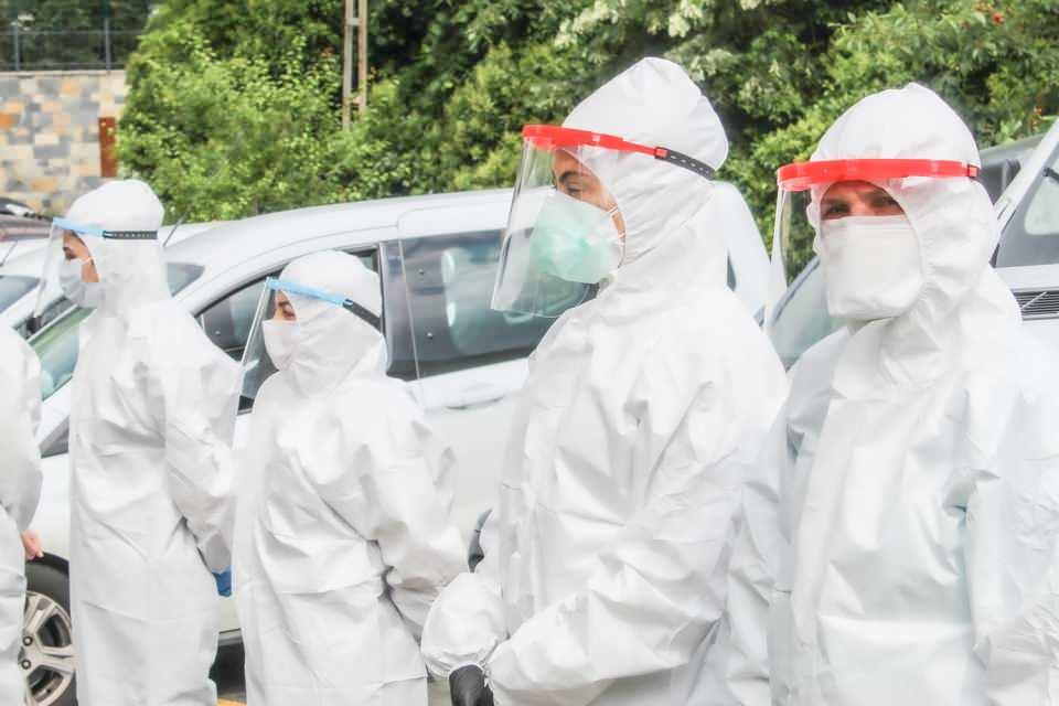 Adresler belirlendi! Kapı kapı gezip koronavirüs testi yapıyorlar