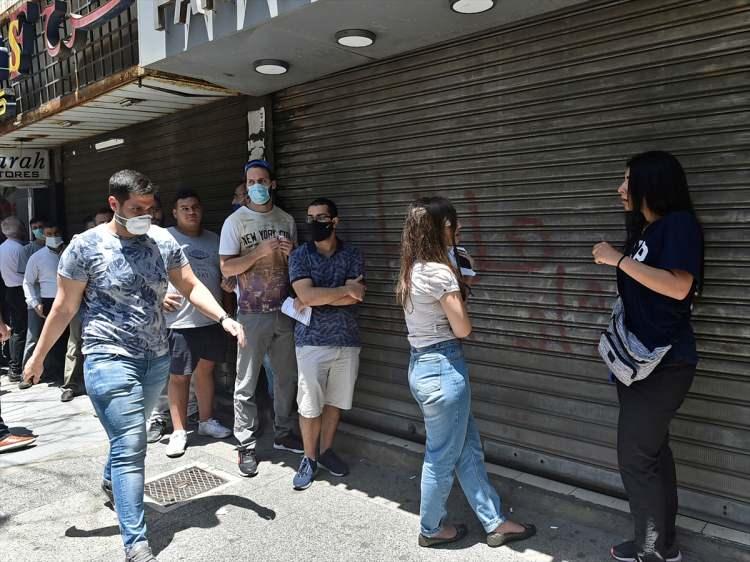 Ucuz dolara hücum ettiler! Saatlerdir bekliyorlar