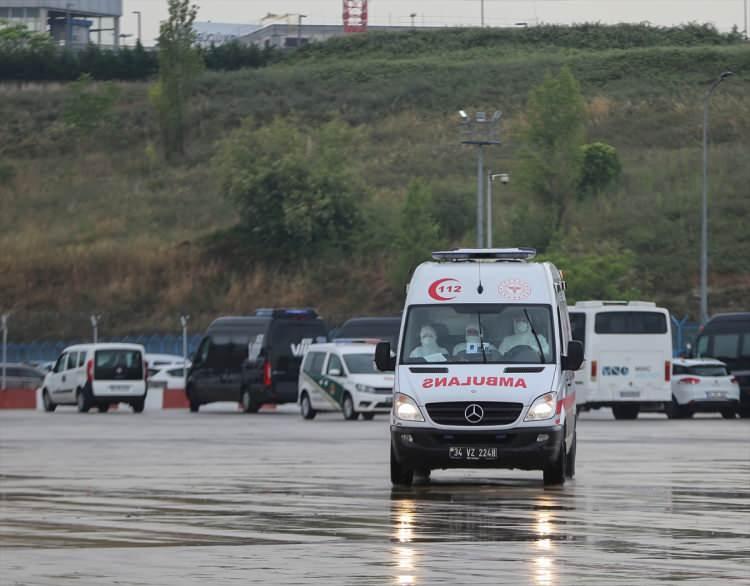 <p>U&ccedil;akta bulunan Z.S. de Sancaktepe'deki Prof. Dr. Feriha &Ouml;z Acil Durum Hastanesi'ne sevk edildi.</p>
