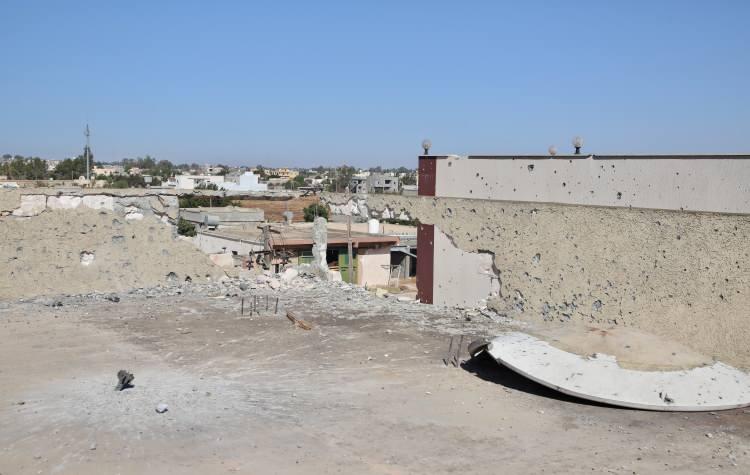 <p>Libya'nın doğusundaki gayrimeşru silahlı güçlerin lideri Halife Hafter'e bağlı milislerin saldırısından kurtarılan başkent Trablus'un güneyindeki sivil yerleşim bölgeleri savaşın yorgunluğunun tüm izlerini taşıyor. </p>
